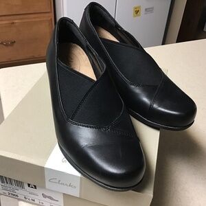 Clark’s “Rosalyn Olivia” black shoes